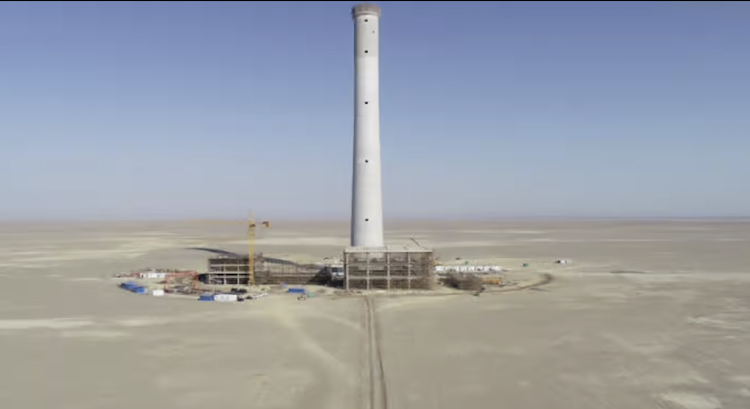 This photo taken in November 2022 shows Cosin Solar’s Tower CSP (100 MW) project in construction in Gansu Province for the 100 MW Jinta Zhonguang CSP project. (details at NREL.) Their Phase I test and Phase II Pilots 10 MW and then 50 MW (as then-Supcon) were completed within the tough deadlines set. This one, Jinta Zhongguang, was originally one of three Three Gorges Renewables’ demonstration projects in 2016. Three Gorges failed to start in time, and Cosin took it over and was given more time to complete.