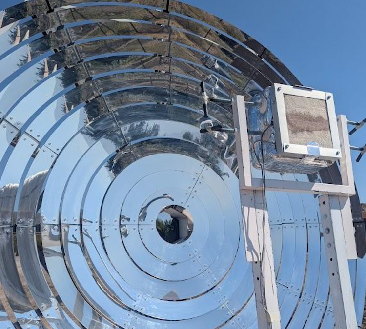 Aluminum melted with Annular Fresnel solar at over 700°C