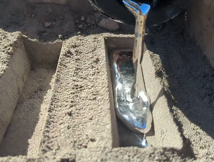 pour of molten alumimum melted with Annular Fresnel